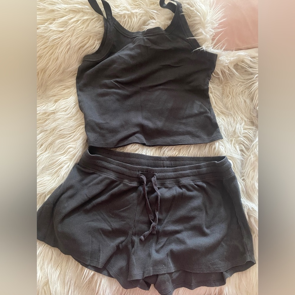 Like new Gap Body waffle knit charcoal lounge short set